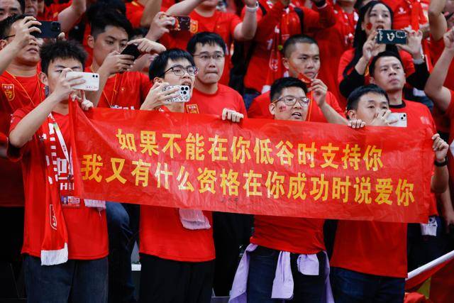 卡马文加传球，西里亚迎球射门成功！皇马取得两球领先！